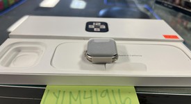 Mint
													Apple Watch SE 2nd Gen 40mm - Unlocked, Starlight, A2726 - Cellular, Aluminum, photo 3 of 5