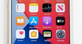 Good
													Apple iPhone 7 - AT&T, Gold, 32 GB, A1778, photo 1 of 1