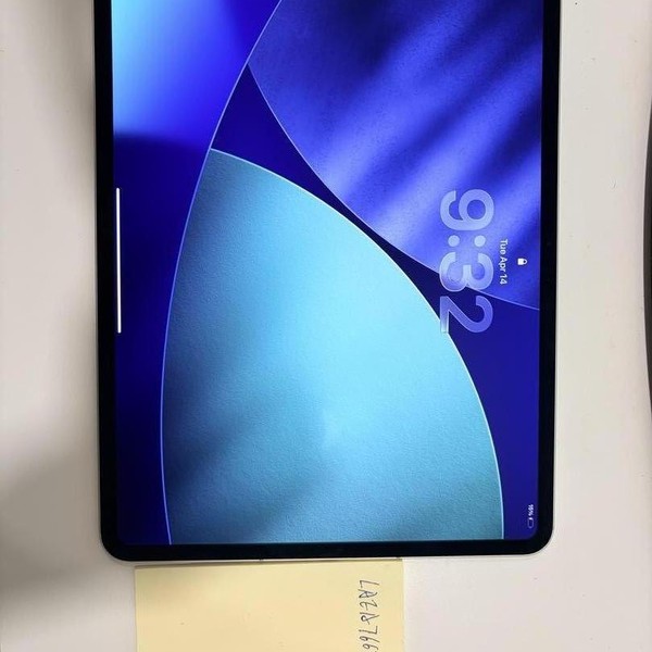 Apple iPad Pro 13 inch (M4) 2024 - Unlocked, 1 TB, Silver, 16 GB, A2926, Nano-texture Glass