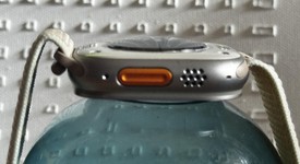 Good
													Apple Watch Ultra 2 49mm - Unlocked, Natural, A2986, photo 4 of 10