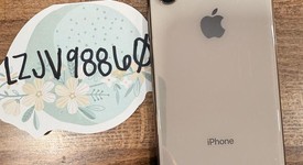 Fair
													Apple iPhone Xs - Unlocked, Gold, 64 GB, A1920, photo 5 of 11