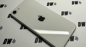 Mint
													Apple iPhone SE 3rd Gen 2022 - Unlocked, Starlight, 64 GB, A2595, photo 4 of 5