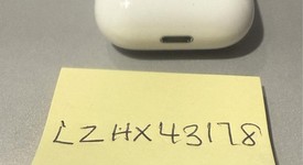 Used
													Apple AirPods 2nd Gen - Lightning Case, photo 5 of 11