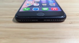 Good
													Apple iPhone SE 3rd Gen 2022 - Unlocked, Midnight, 64 GB, A2595, photo 3 of 13