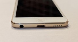 Good
													Apple iPod Touch 6th Gen - Wi-Fi, Gold, 128 GB, photo 4 of 7