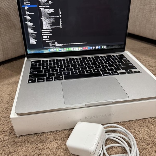 MacBook Air 2022 (M2) - 13 inch - 256 GB, Silver, 16 GB, Apple M2