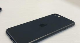 Mint
													Apple iPhone SE 2nd Gen 2020 - Unlocked, Black, 64 GB, A2275, photo 4 of 7