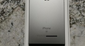 Good
													Apple iPhone SE 1st Gen 2016 - Unlocked, Grey, 32 GB, A1662, photo 3 of 6