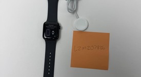 Mint
													Apple Watch SE 2nd Gen 40mm - Midnight, A2722 - GPS, Aluminum, photo 2 of 9