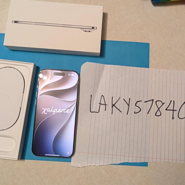 Apple iPhone Air - Unlocked, 256 GB, Cloud White, A3260