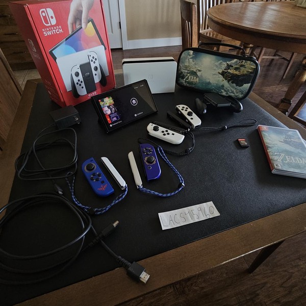 Nintendo Switch - OLED - 64 GB, White