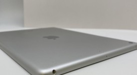 Good
													Apple iPad 8th Gen - Unlocked, Silver, 32 GB, A2428, photo 4 of 5