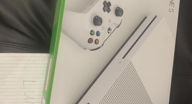 New
													Xbox One S (2016) - White, 1 TB, photo 1 of 3