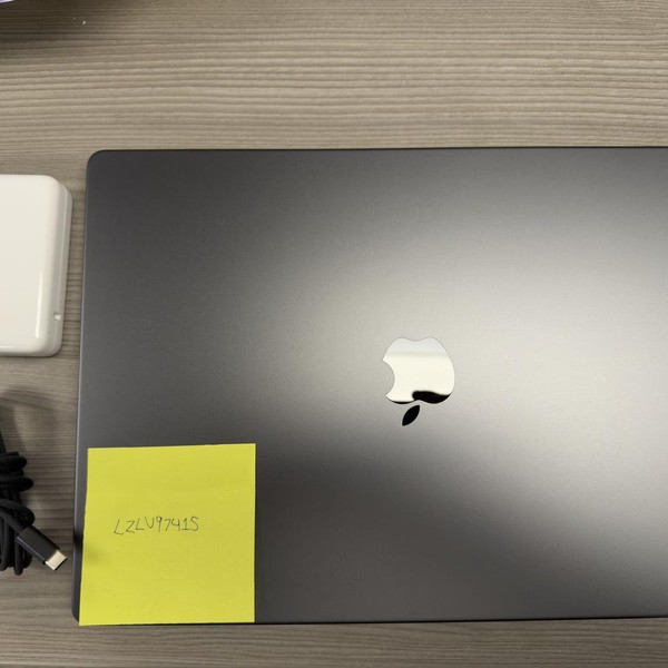 MacBook Pro Late 2023 (M3) - 16 inch - Apple M3 Pro 12-core, Black, 512 GB, 36 GB, 18-core GPU