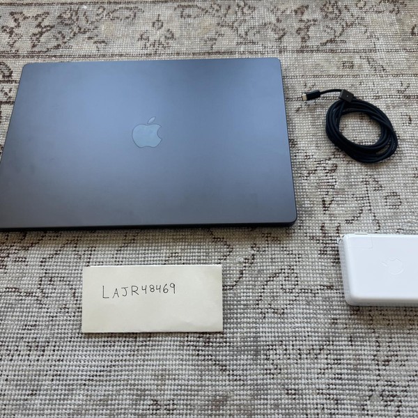 MacBook Pro 2024 - 16 inch - 1 TB, Space Black, 48 GB, Apple M4 Pro 14-core
