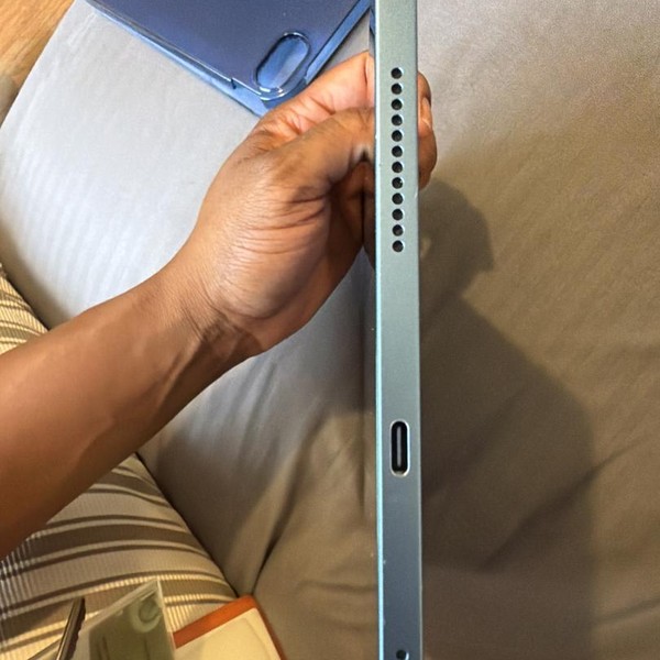 Apple iPad (10th Gen) - Wi-Fi, 64 GB, Blue, A2696