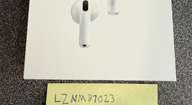 New
													Apple AirPods 4th Gen - Active Noise Cancellation, photo 4 of 4