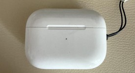 Used
													Apple AirPods Pro 2nd Gen - Lightning, photo 2 of 12