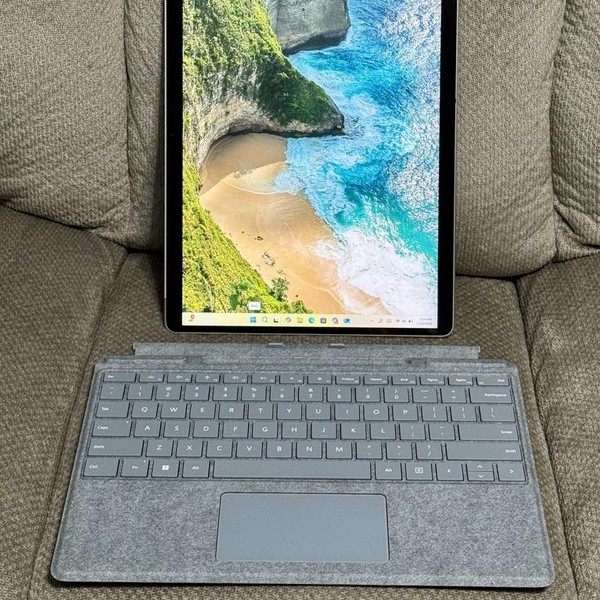 Microsoft Surface Pro 8 - I7, Platinum, 1 TB, 32 GB