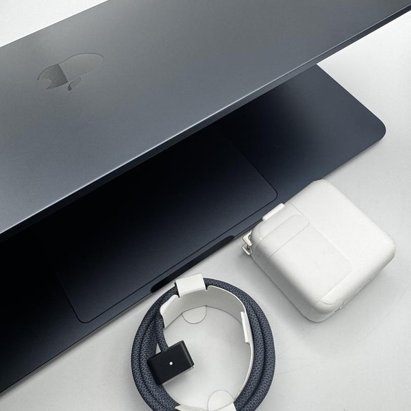 MacBook Air 2025 (M4) - 13 inch - 256 GB, Midnight, 16 GB, Apple M4