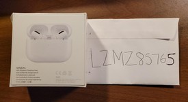 New
													Apple AirPods Pro - MagSafe Case, photo 1 of 8