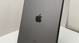 Fair
													Apple iPad 8th Gen - Unlocked, Gray, 32 GB, A2428, photo 3 of 7