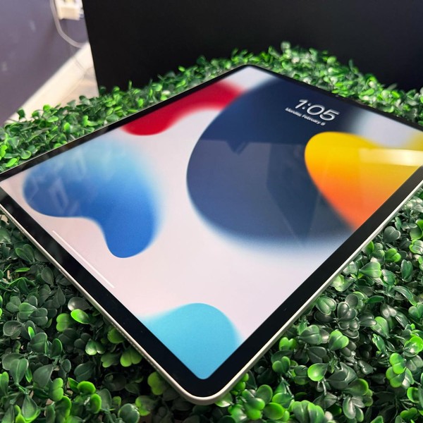 Apple iPad Pro 12.9 inch 4th Gen 2020 - Wi-Fi, 128 GB, Silver, A2229