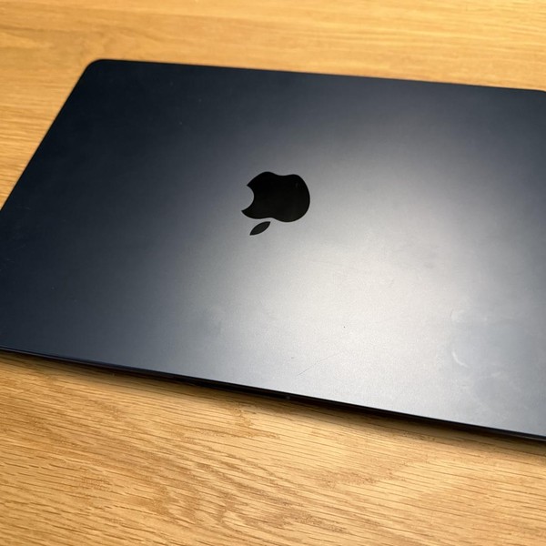 MacBook Air 2022 (M2) - 13 inch - 256 GB, Midnight, 8 GB, Apple M2