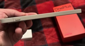 Mint
													OnePlus 15 - Unlocked, Sand Storm, 512 GB, 16 GB, photo 5 of 6