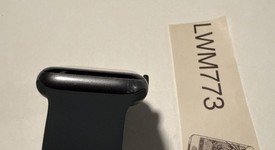 Fair
													Apple Watch Series 5 40mm - Unlocked, Gray, A2094 Cellular, Aluminum, photo 3 of 7