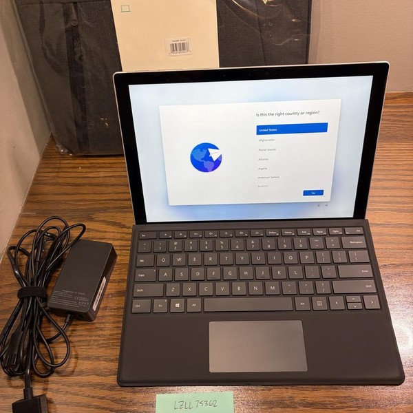 Microsoft Surface Pro 7 - I3, Platinum, 128 GB, 4 GB