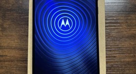 Mint
													Motorola Edge (2022) - Unlocked, Gray, 128 GB, 8 GB, photo 3 of 15