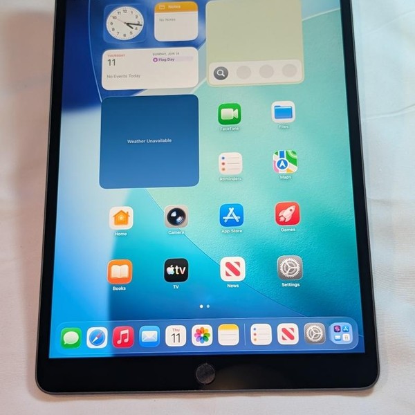 Apple iPad Air (3rd Gen) - Wi-Fi, 256 GB, Gray