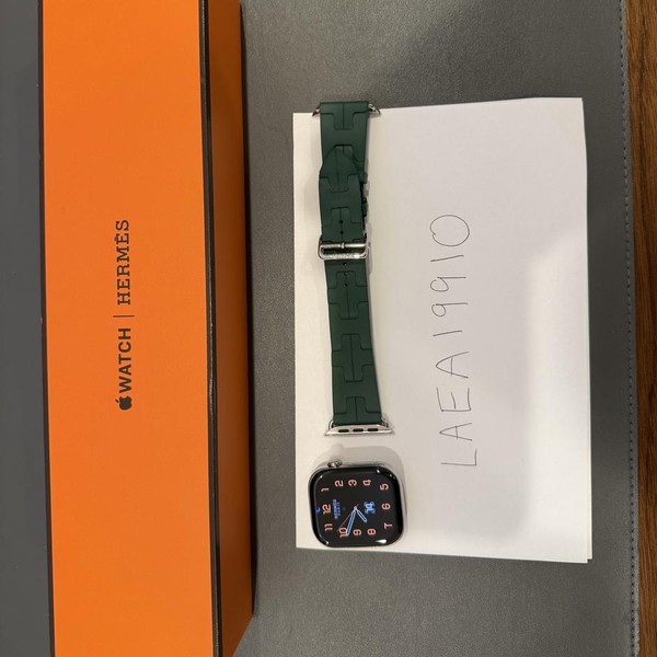 Apple Watch Series 10 46mm - Unlocked, Titanium, A3003 - Cellular, Hermes