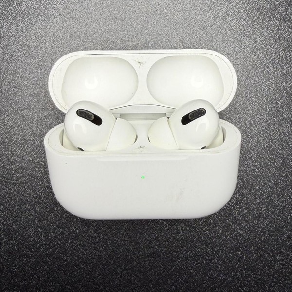 Apple AirPods Pro - Wireless Case