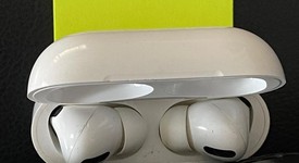 Used
													Apple AirPods Pro - Wireless Case, photo 1 of 5