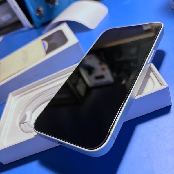 Apple iPhone 16e - Unlocked, 256 GB, White, A3212