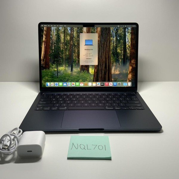 MacBook Air 2022 (M2) - 13 inch - 512 GB, Midnight, 8 GB, Apple M2