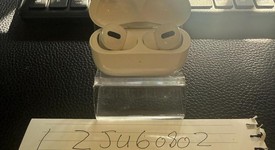 Used
													Apple AirPods Pro 1st Gen - Wireless Case, photo 5 of 15