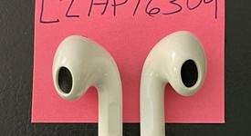 Used
													Apple AirPods 3rd Gen - MagSafe Case, photo 4 of 5