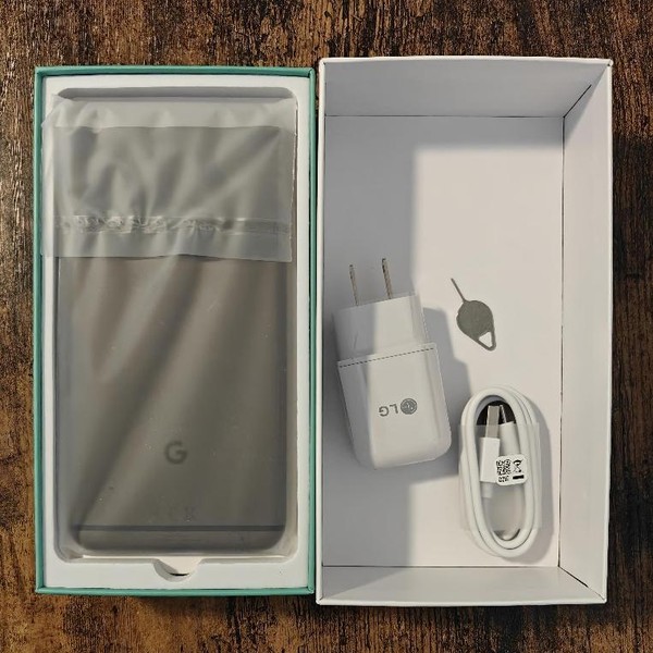 Google Pixel XL - Unlocked, 128 GB, Black, 4 GB, Google Edition