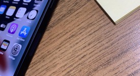 Mint
													Apple iPhone 13 - Unlocked, Midnight, 128 GB, A2482, photo 4 of 7