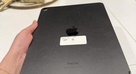 Good
													Apple iPad Air 5th Gen - Unlocked, Gray, 64 GB, A2589, photo 5 of 6