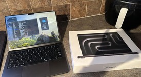 Good
													MacBook Pro Late 2023 (M3) - 14" - Apple M3 Pro 11-core, Black, 512 GB, 18 GB, 14-core GPU, photo 2 of 10