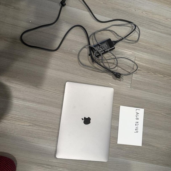 MacBook Pro 2017 (No Touch Bar) - 13 inch - 128 GB, Silver, 8 GB, Intel Core i5