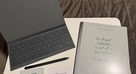 Mint
													reMarkable 2, photo 3 of 7