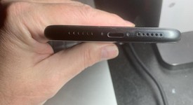 Good
													Apple iPhone Xr - Unlocked, Black, 64 GB, A1984, photo 4 of 6