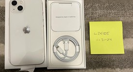 Mint
													Apple iPhone 13 - Verizon, Starlight, 128 GB, A2482, photo 2 of 3