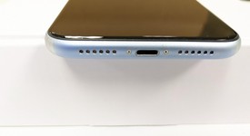 Mint
													Apple iPhone Xr - Unlocked, Blue, 128 GB, A1984, photo 5 of 7