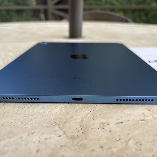 Apple iPad 10th Gen - Wi-Fi, 64 GB, Blue, A2696